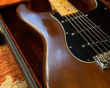 Load image into Gallery viewer, 1978 Fender Stratocaster - Mocha w/ OHSC &amp; Spare set of 1978 Fender Super Bullet Strings
