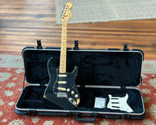 Load image into Gallery viewer, 1993 Fender Stratocaster ST72 - Made In Japan
