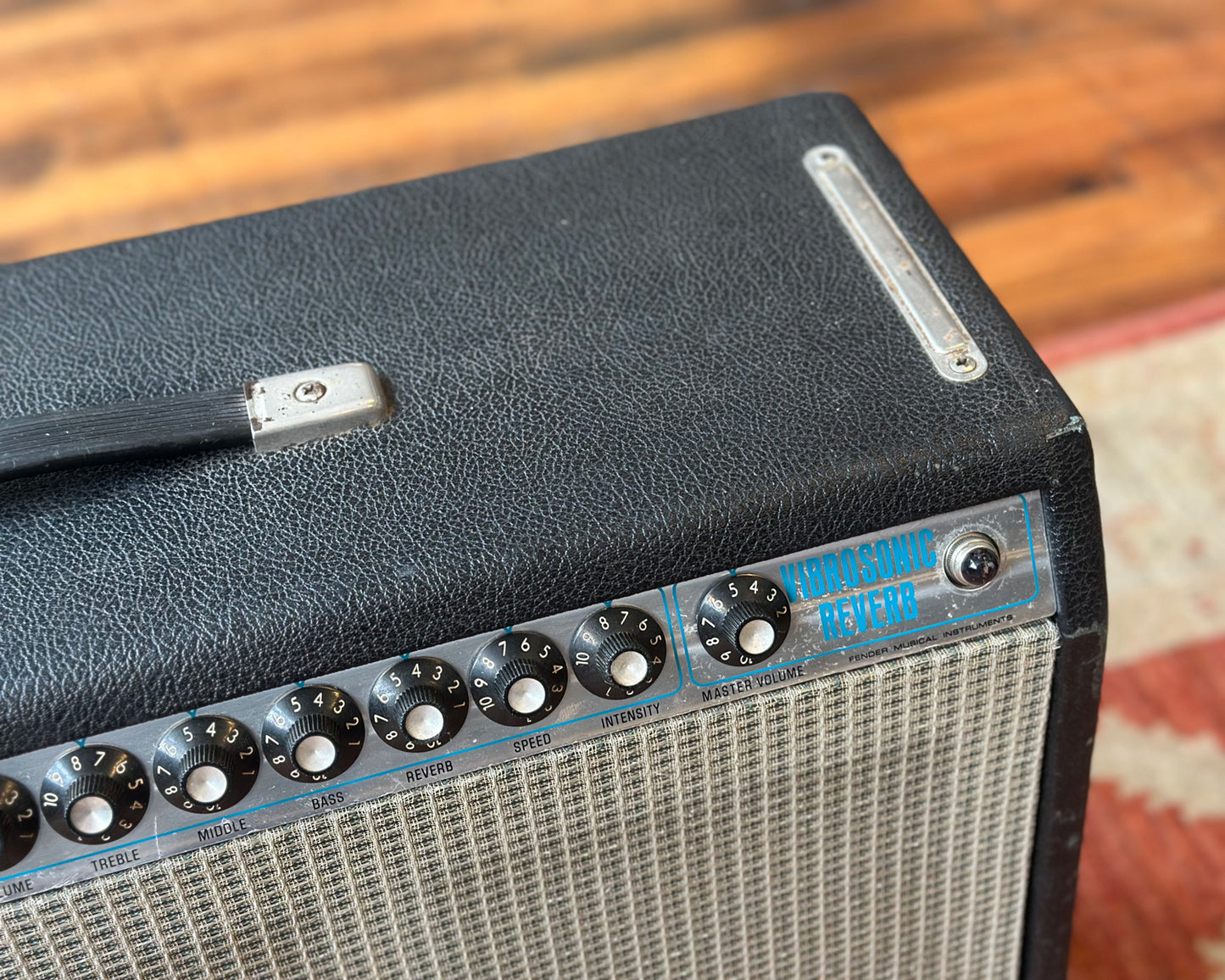 Fender Vibrosonic Reverb 100 Watt 1x15" Valve Combo