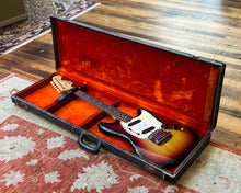 Load image into Gallery viewer, Fender Victoria Mustang Hardcase - 1960s

