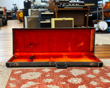 Load image into Gallery viewer, Fender Victoria Mustang Hardcase - 1960s
