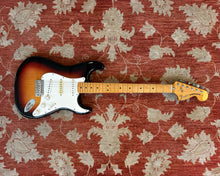 Load image into Gallery viewer, Fender Vintera II 70s Stratocaster - 3-Colour Sunburst
