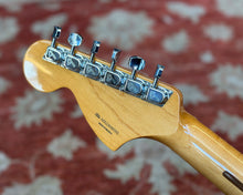 Load image into Gallery viewer, Fender Vintera II 70s Stratocaster - 3-Colour Sunburst
