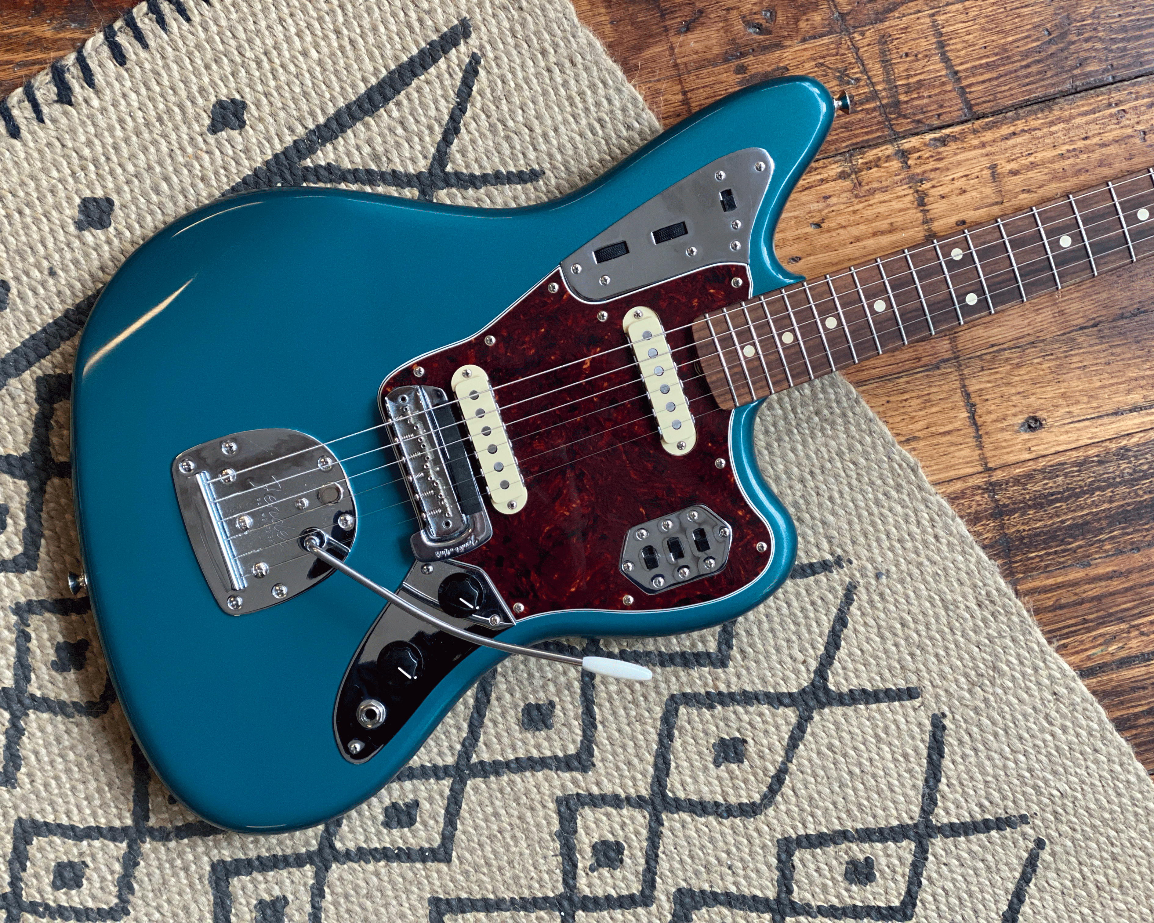 Fender vintera sale jaguar ocean turquoise