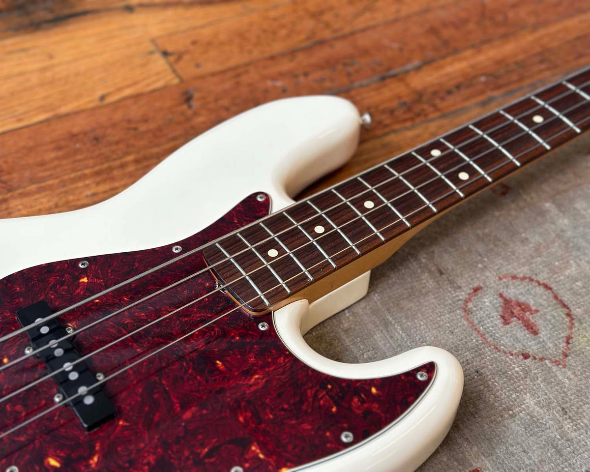 2015 Fender '60s Jazz Bass - Olympic White