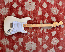 Load image into Gallery viewer, 2001 Fender &#39;68 Reverse Stratocaster Special - Olympic White
