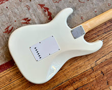 Load image into Gallery viewer, 2001 Fender &#39;68 Reverse Stratocaster Special - Olympic White
