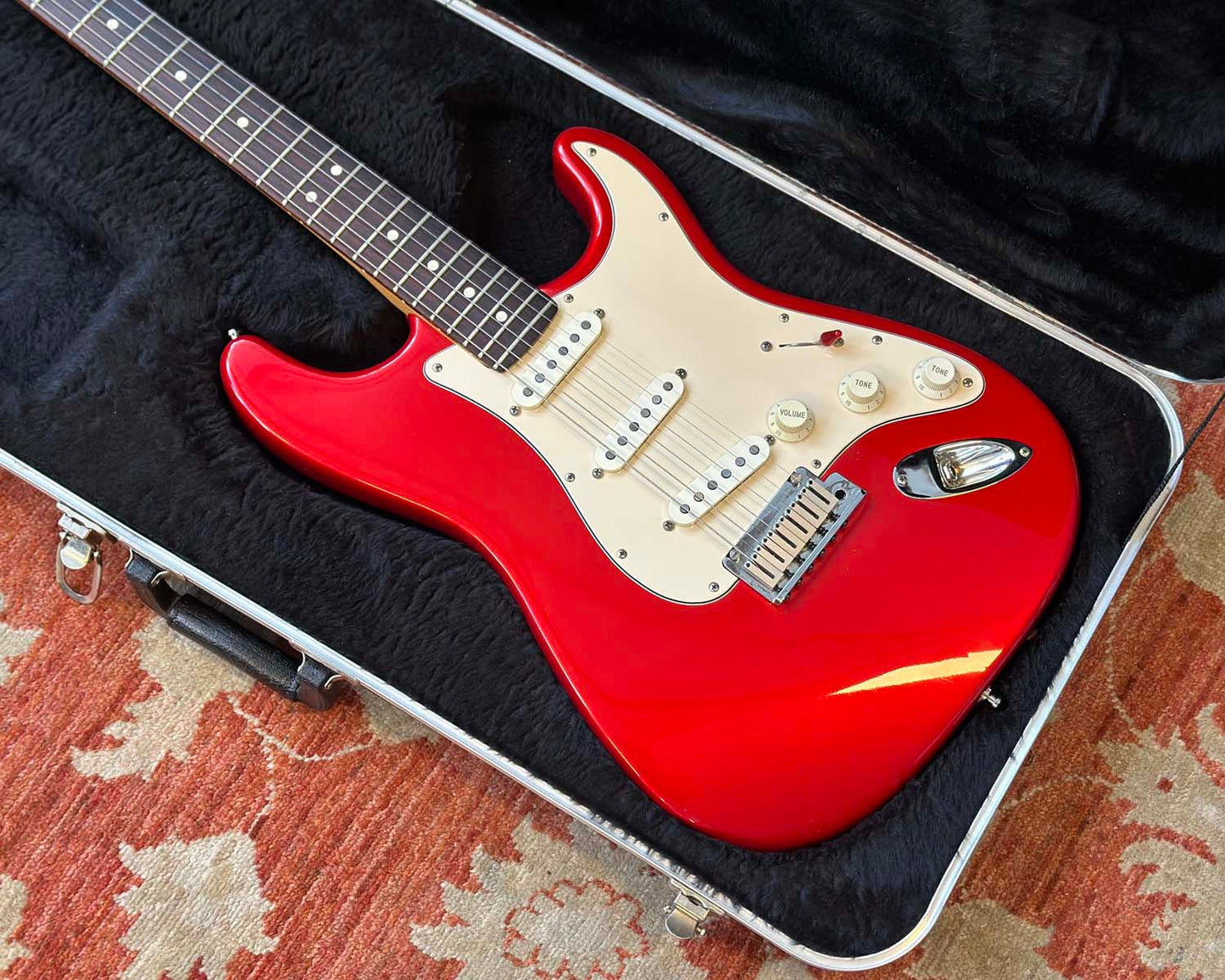 1989 Fender American Standard Stratocaster - Candy Apple Red