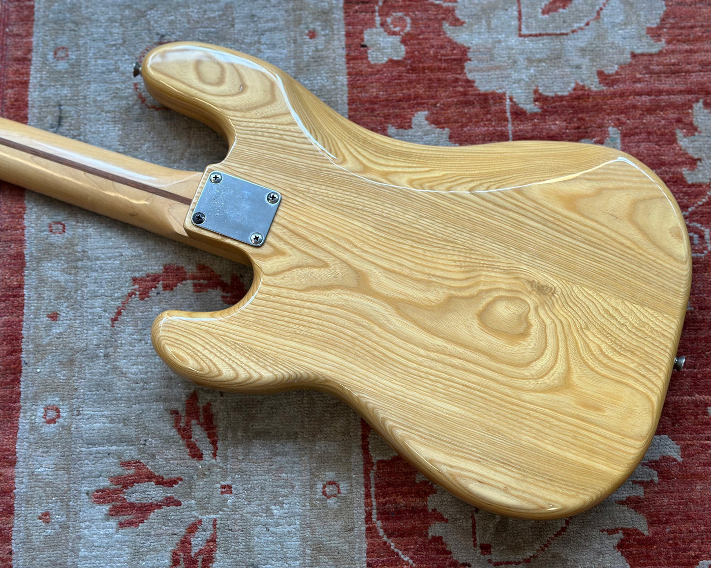 Fernandes FPB-55N Precision Bass Stone Logo