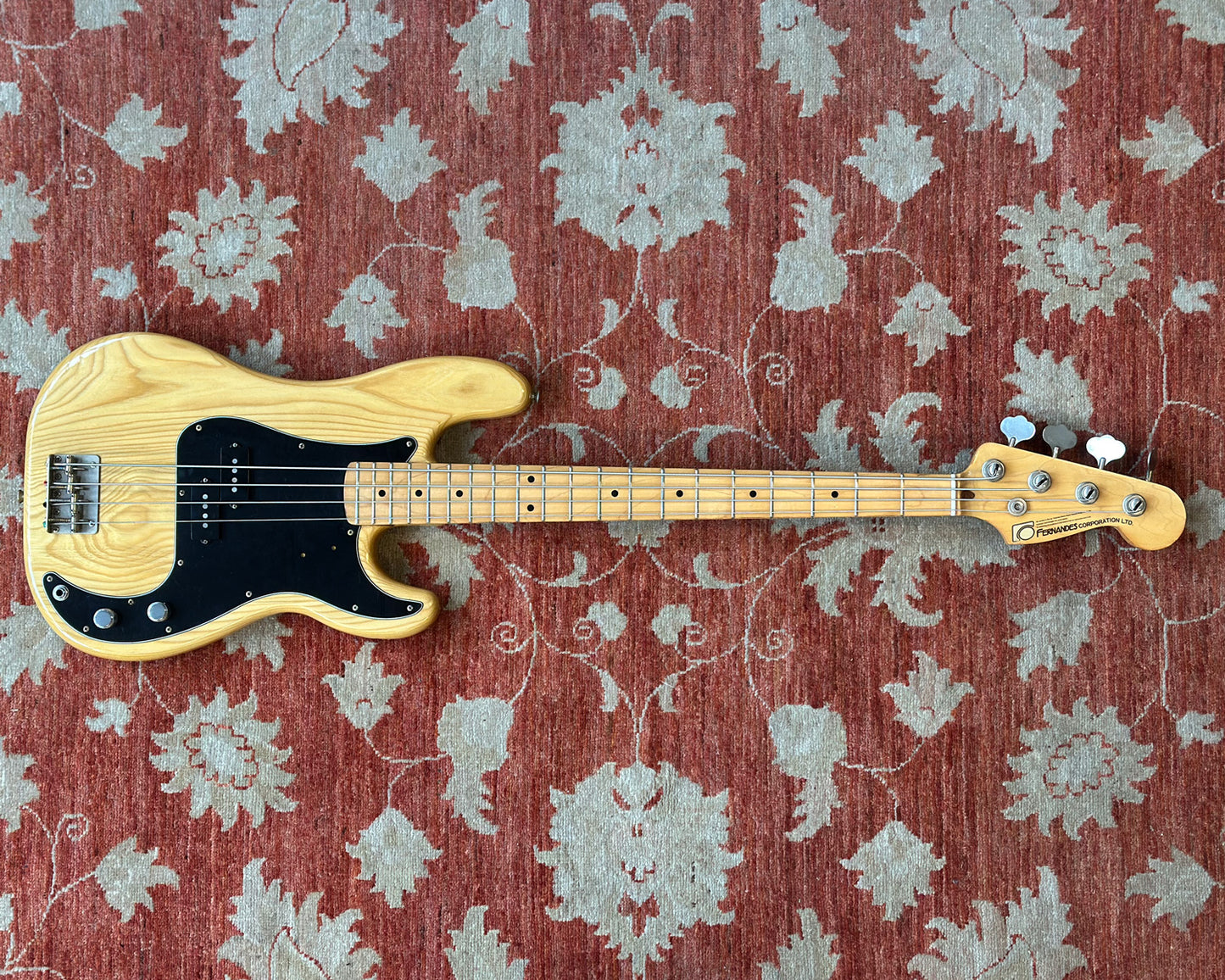 Fernandes FPB-55N Precision Bass Stone Logo