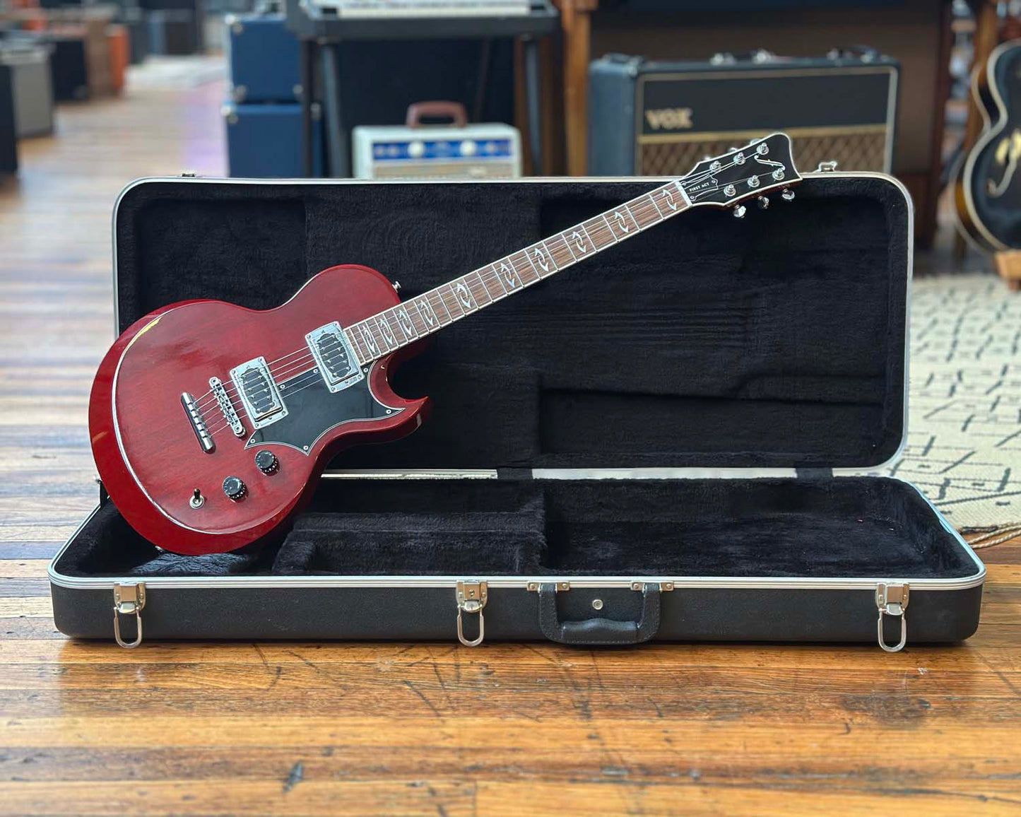 First Act Custom Shop Lola