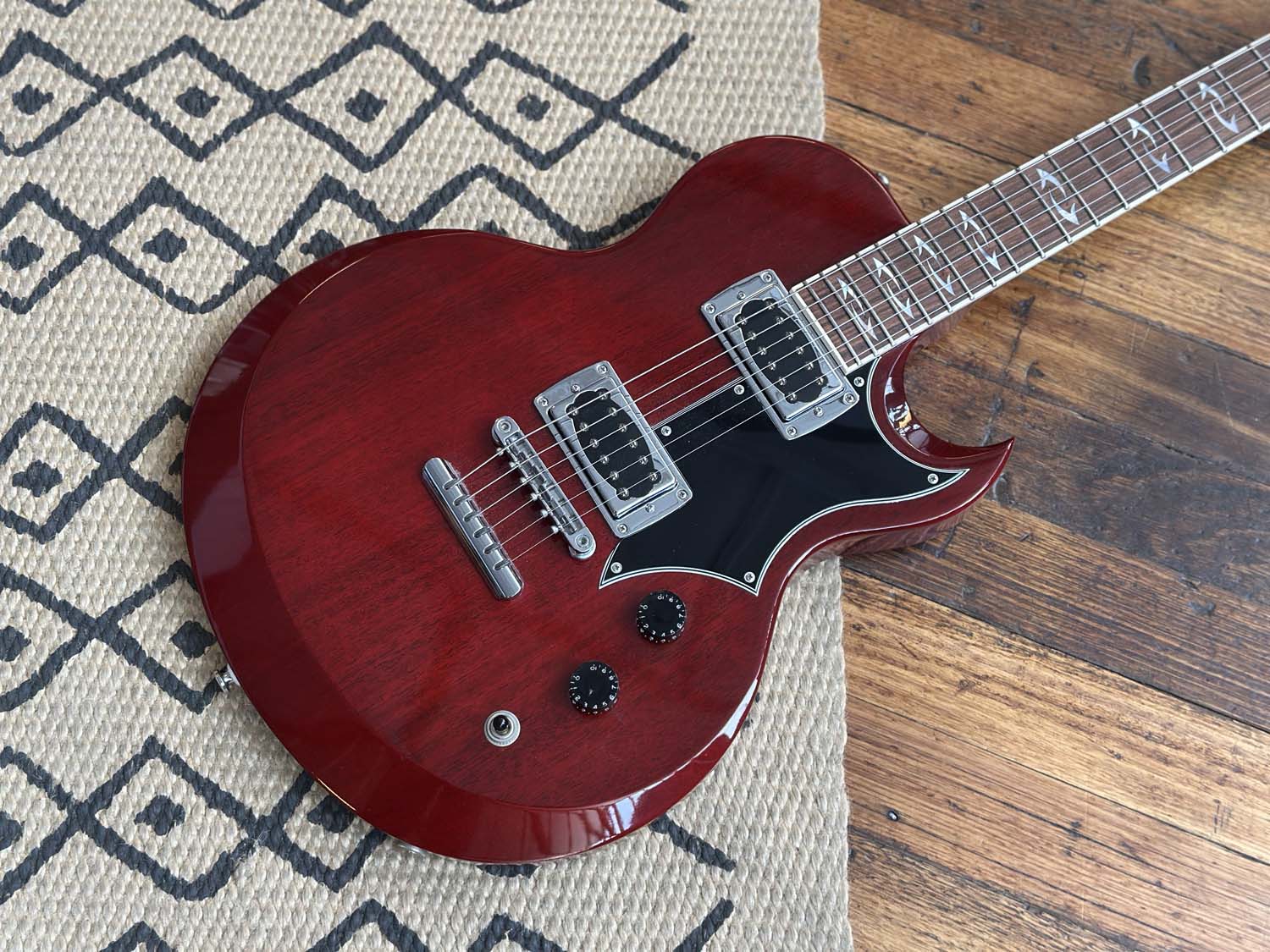 First Act Custom Shop Lola