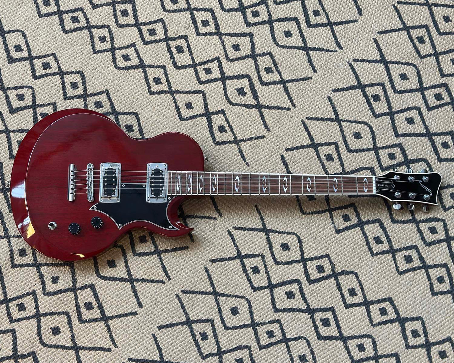 First Act Custom Shop Lola