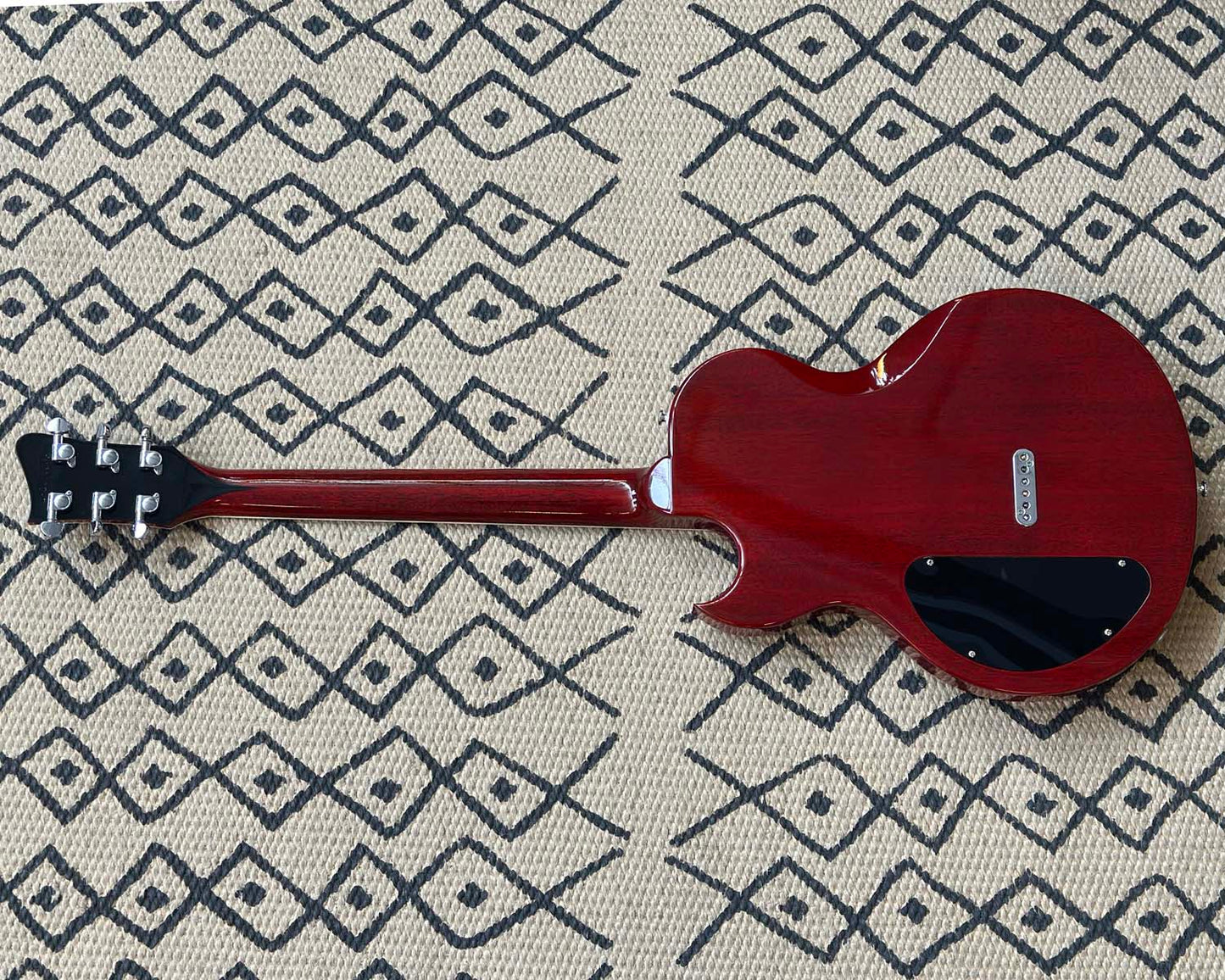 First Act Custom Shop Lola