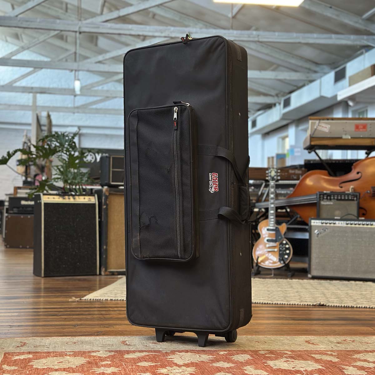 Gator GK-61 Lightweight Keyboard Case w/ Wheels