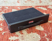 Load image into Gallery viewer, Gator Pedal Board With Bag &amp; G-BUS-8 Power Supply
