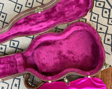 Load image into Gallery viewer, &#39;90s Gibson / TKL SG Case - Excellent Condition!
