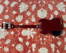 Load image into Gallery viewer, 1972 Gibson EB-3 - Cherry w/ OHSC (3.88kg / 8.55 lbs)
