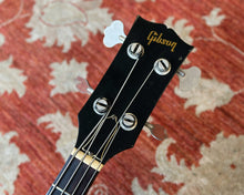 Load image into Gallery viewer, 1972 Gibson EB-3 - Cherry w/ OHSC (3.88kg / 8.55 lbs)
