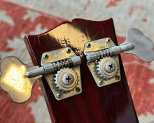 Load image into Gallery viewer, 1972 Gibson EB-3 - Cherry w/ OHSC (3.88kg / 8.55 lbs)
