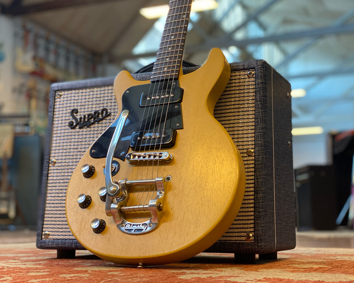 Used Gibson Les Paul Special DC Faded Worn Satin TV Yellow
