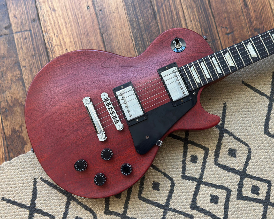 2018 Gibson Les Paul Studio - Worn Cherry w/ OHSC