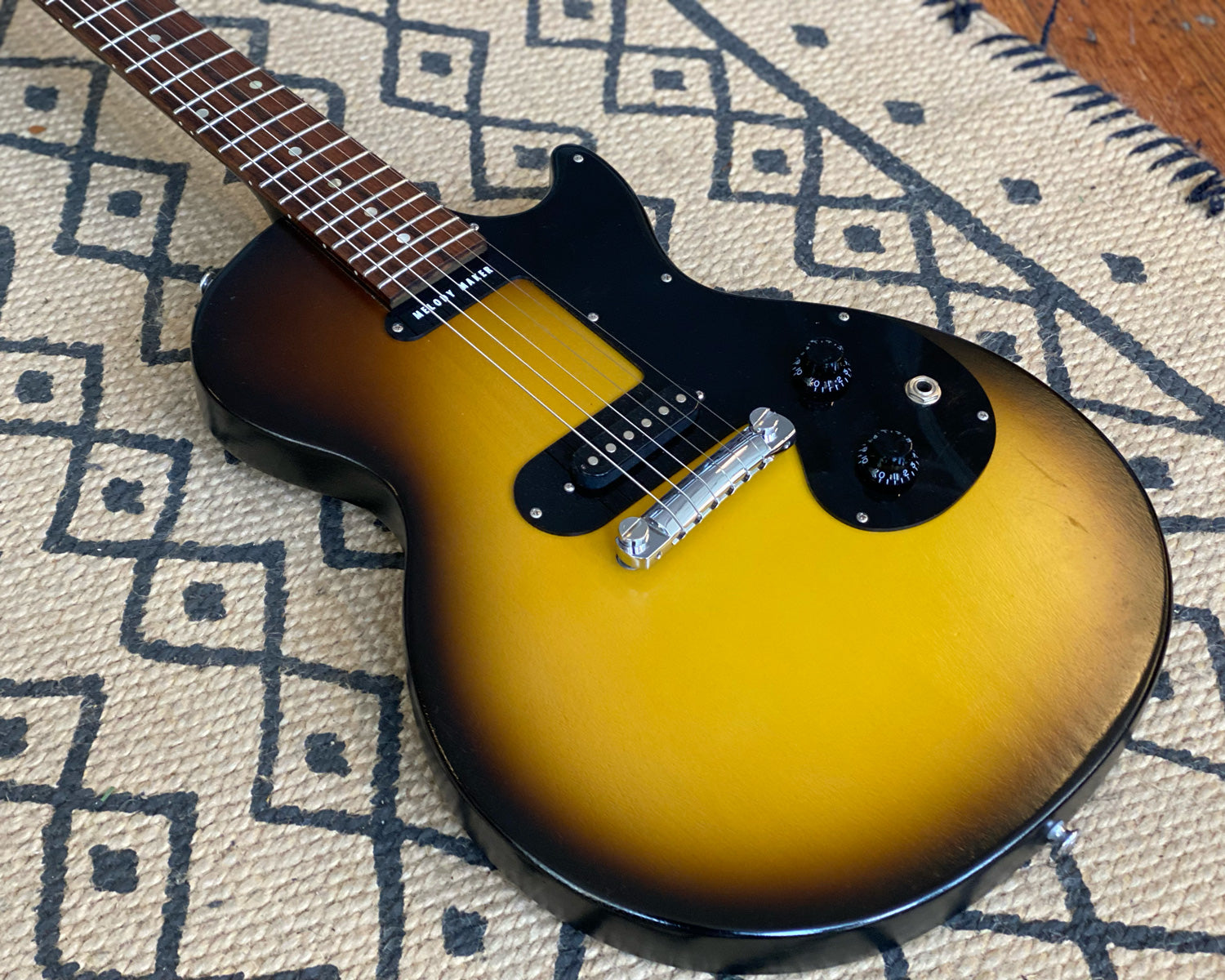 Gibson Melody Maker – Found Sound