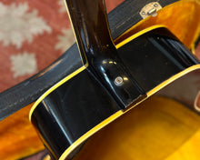 Load image into Gallery viewer, 1968 Gibson Southern Jumbo Dreadnought w HSC (Wide Nut)
