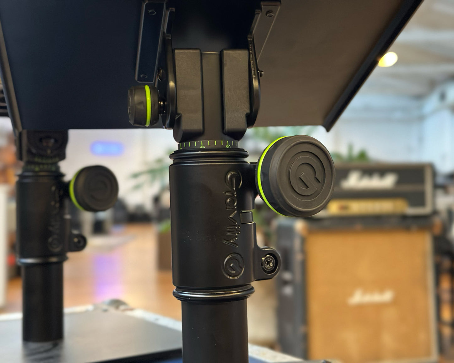 Gravity SP3102 Monitor Stands Pair