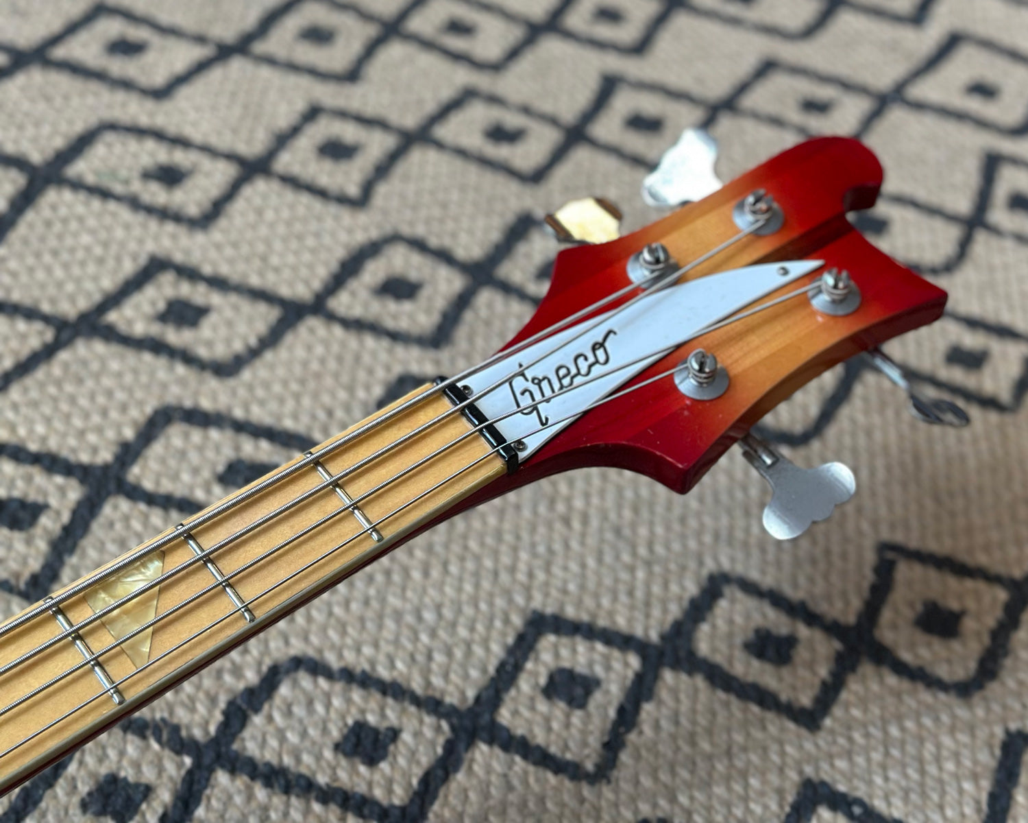 Rickenbacker 4001C64風モディファイ Greco RB800 Rickenbacker vs