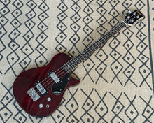 Load image into Gallery viewer, Gretsch G2220 Electromatic Junior Jet Bass II - Walnut Stain
