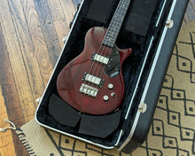 Load image into Gallery viewer, Gretsch G2220 Electromatic Junior Jet Bass II - Walnut Stain
