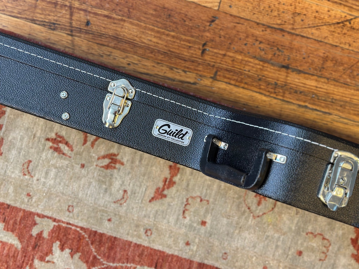Guild Deluxe Electric Guitar Wood Case