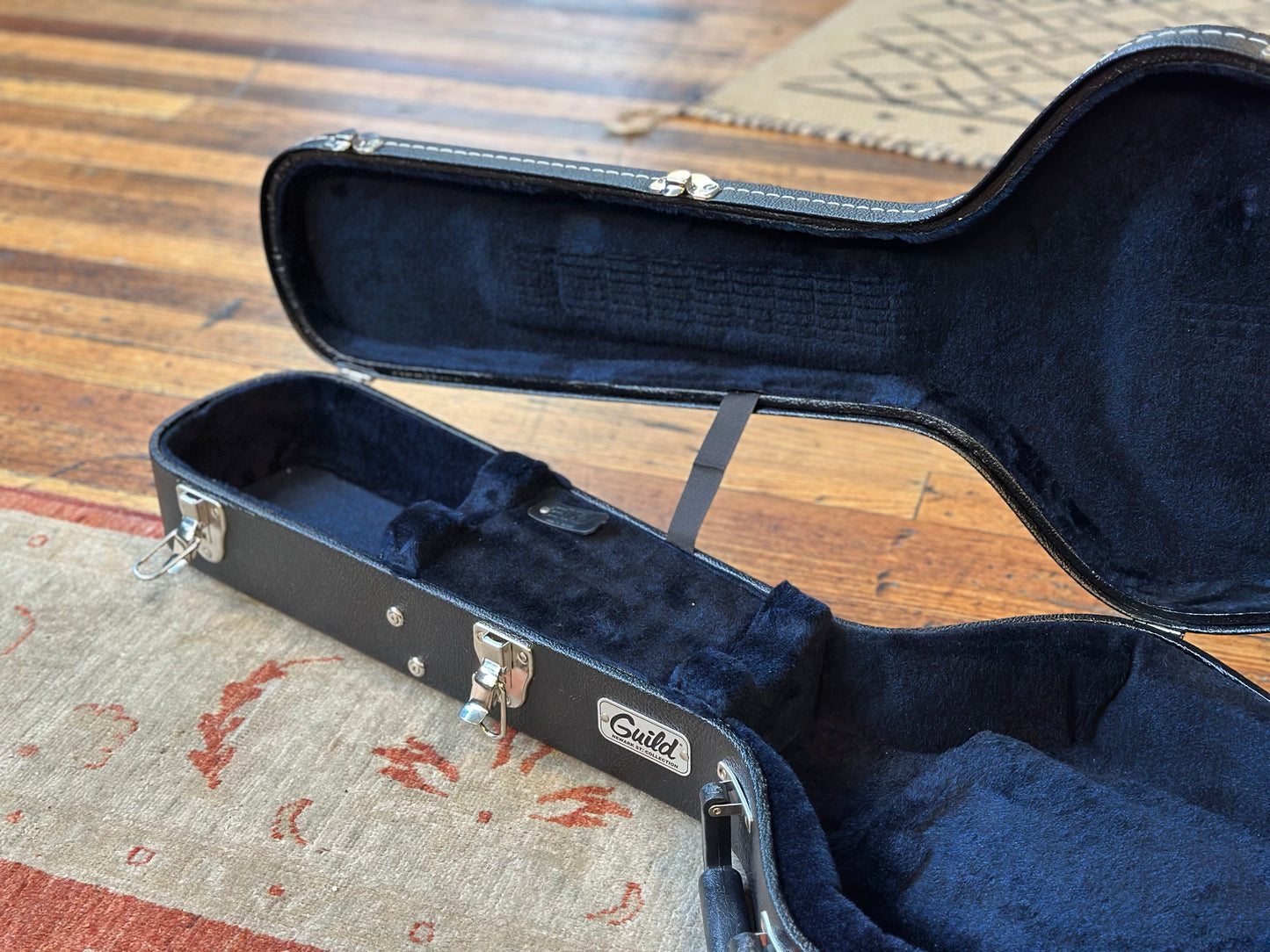Guild Deluxe Electric Guitar Wood Case