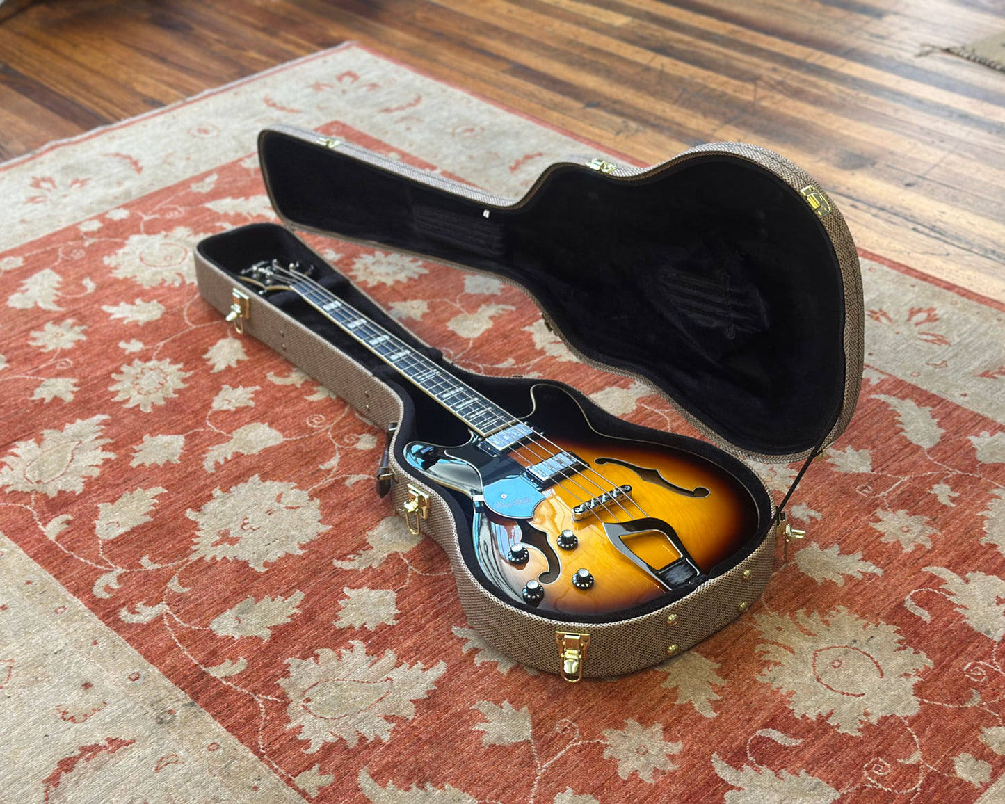 Hagstrom Viking Hollowbody Bass - LEFTY