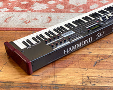 Load image into Gallery viewer, Hammond SK1-73 w/ SKB Road Case, Volume Pedal, Sustain Pedal &amp; Paperwork
