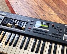 Load image into Gallery viewer, Hammond SK1-73 w/ SKB Road Case, Volume Pedal, Sustain Pedal &amp; Paperwork
