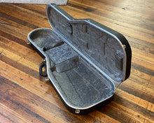 Load image into Gallery viewer, Hiscox LITEFLITE Stratocaster Case
