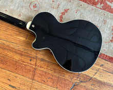 Load image into Gallery viewer, Höfner Contemporary Series Club Guitar - Black
