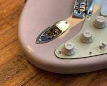 Load image into Gallery viewer, Fender Made in Japan Hybrid II Stratocaster - US Blonde - Mint Condition!
