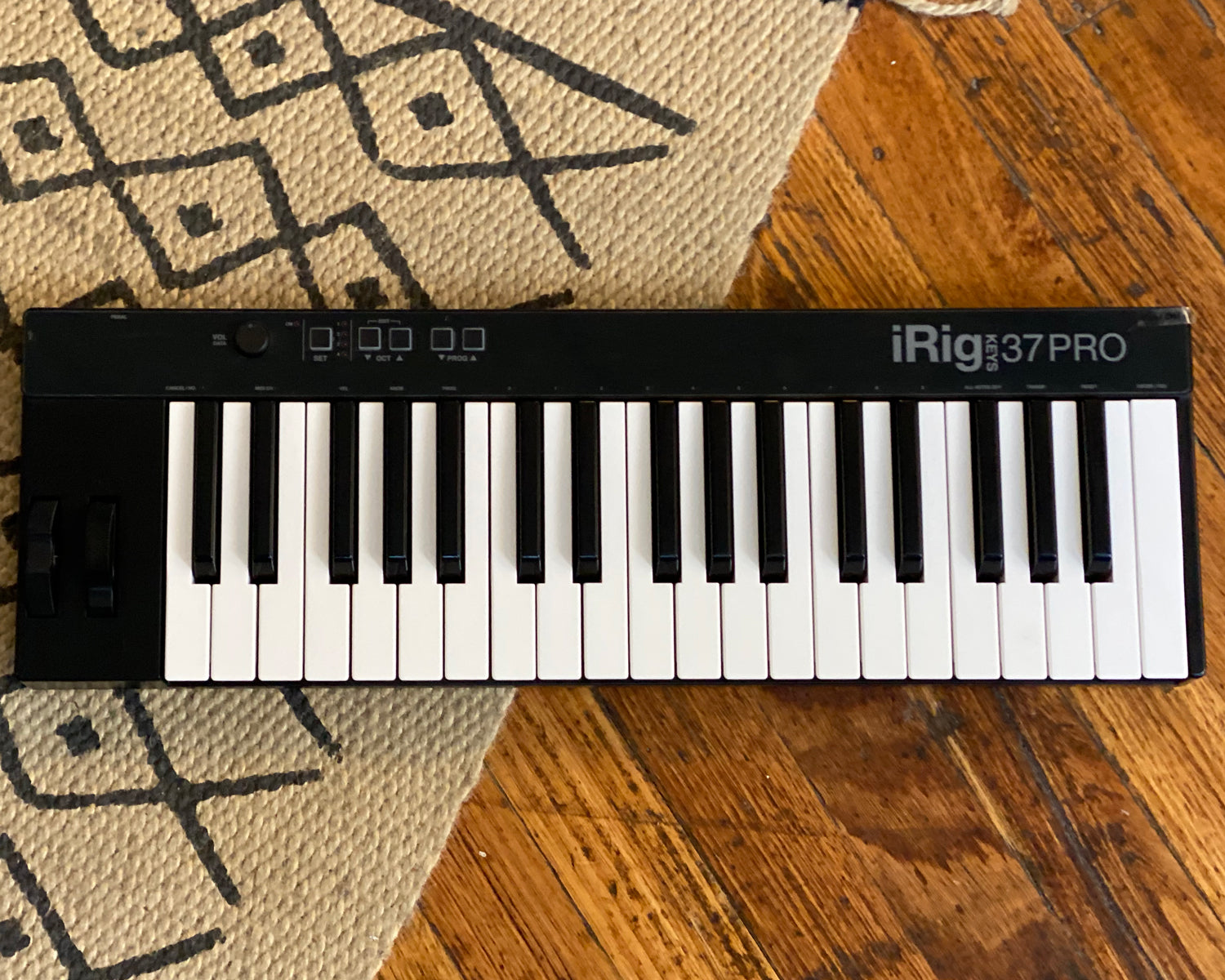 IK Multimedia iRig Keys 37 Pro – Found Sound