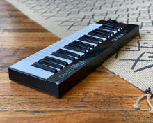 Load image into Gallery viewer, IK Multimedia iRig Keys 37 Pro
