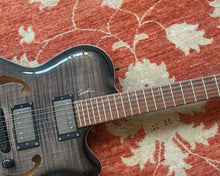 Load image into Gallery viewer, Godin Flat 5 Standard
