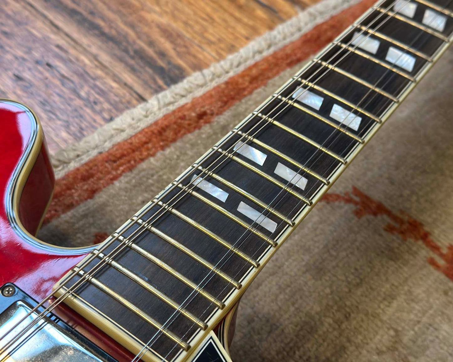 Eastman T486-RD Semi-Hollow Electric w/OHSC