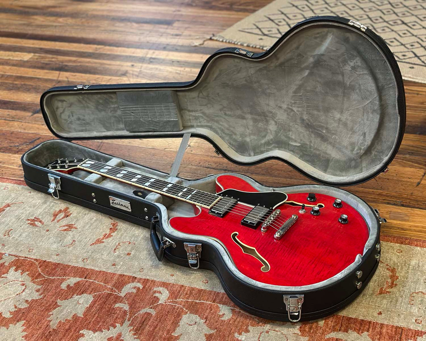 Eastman T486-RD Semi-Hollow Electric w/OHSC
