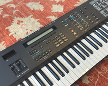 Load image into Gallery viewer, YAMAHA V50 4-Operator Digital FM Synthesizer Workstation
