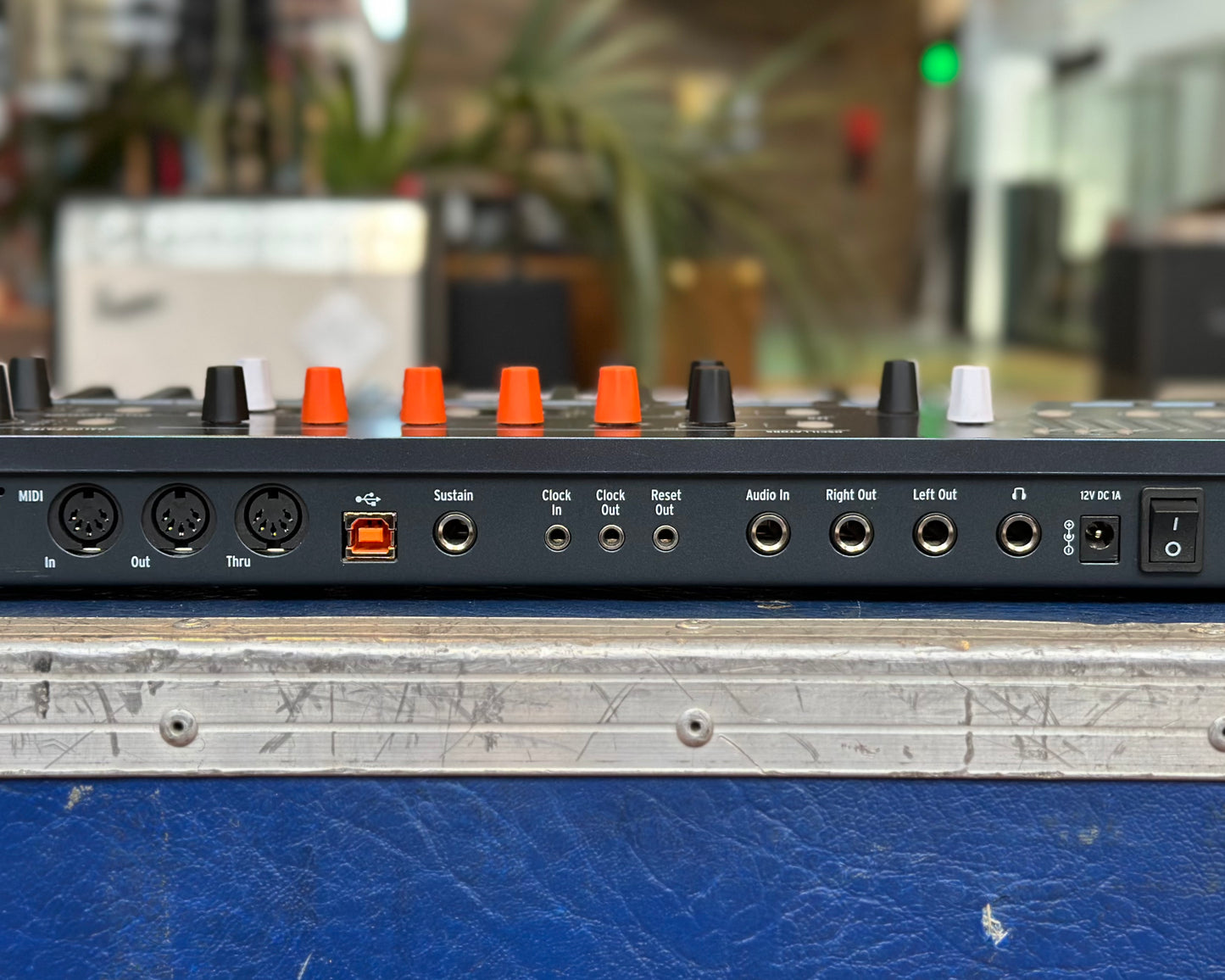 Arturia MiniFreak 37 Key Six Voice Polyphonic Hybrid Synthesizer