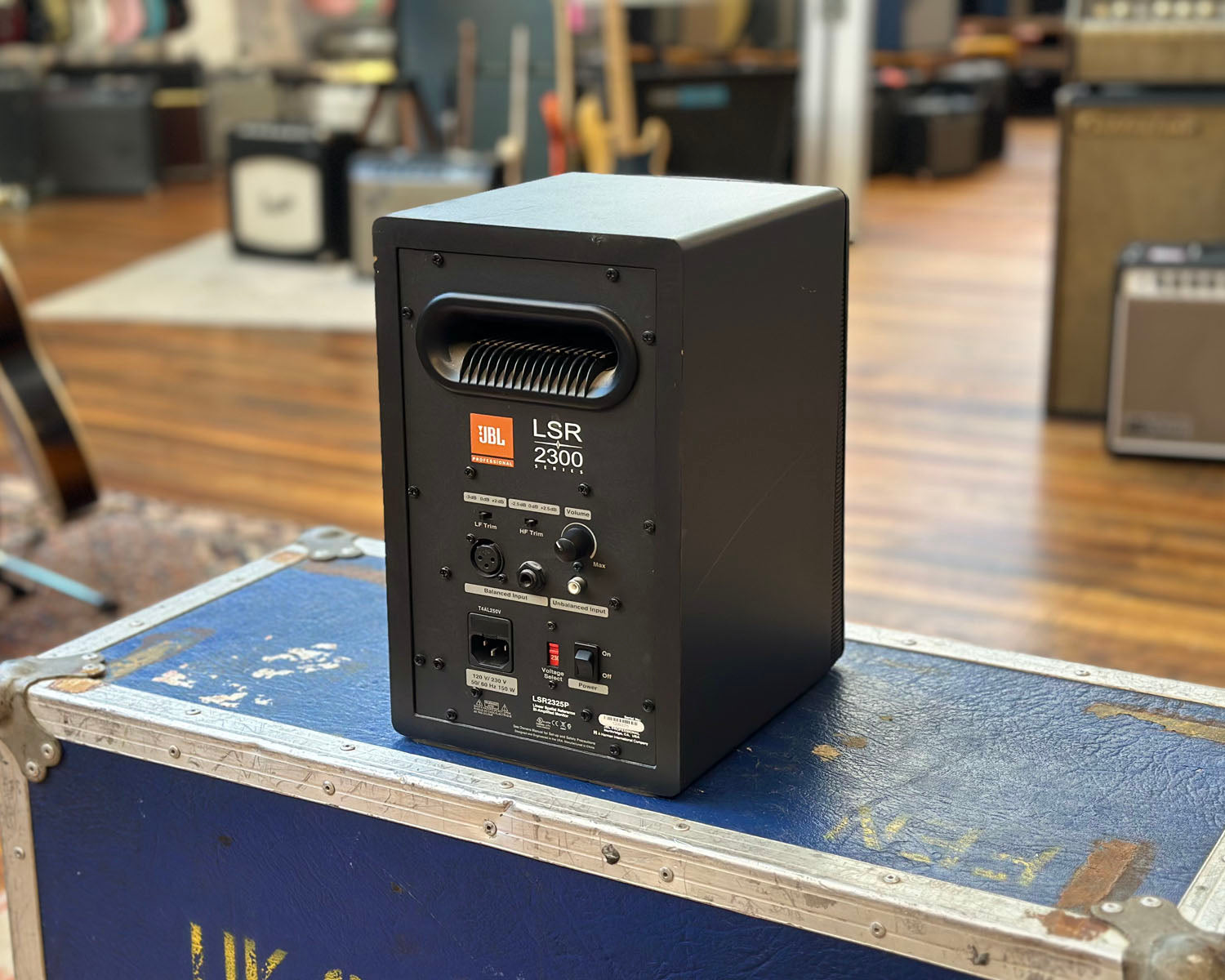 JBL Single LSR 2300 – Found Sound