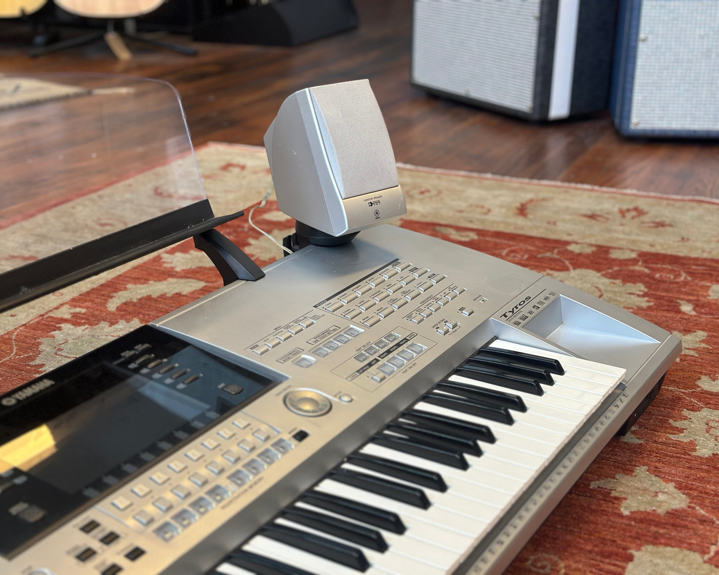 YAMAHA Tyros 1 61-key Arranger Workstation