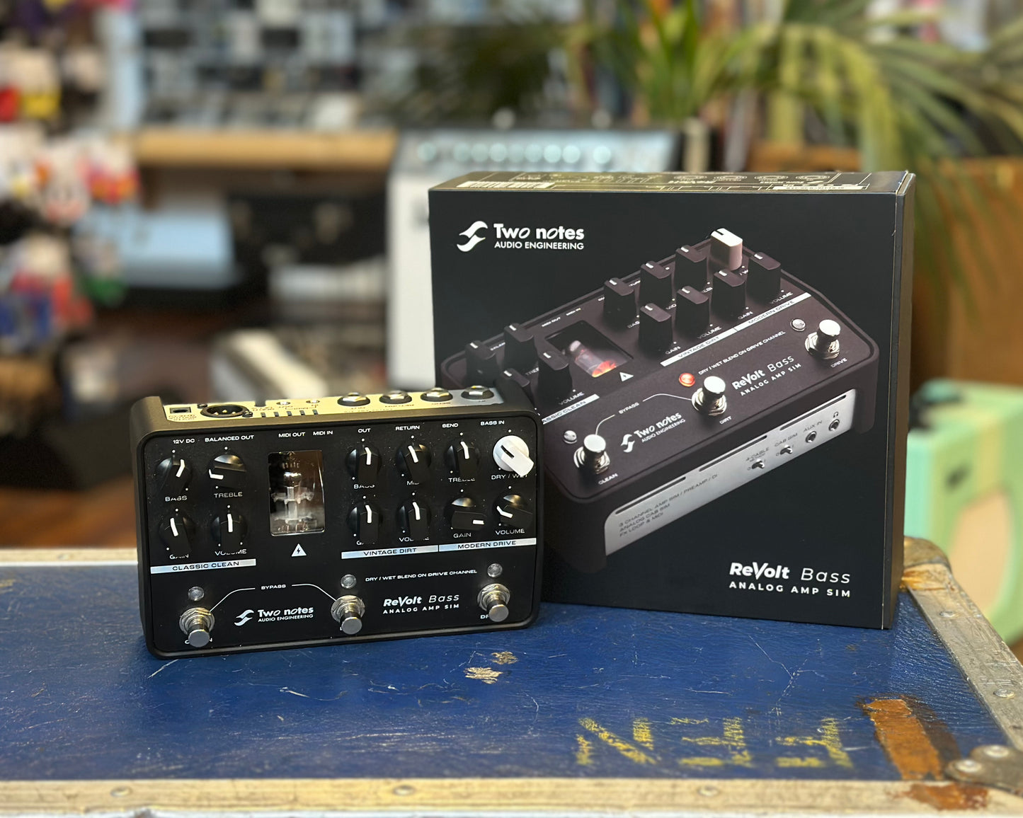 Two Notes Revolt Bass 3 Channel Analog Amp Simulator Preamp Pedal